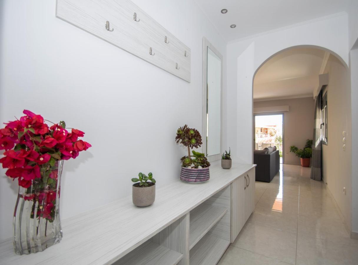 Liri'S Apartments Kalamaki  Ngoại thất bức ảnh