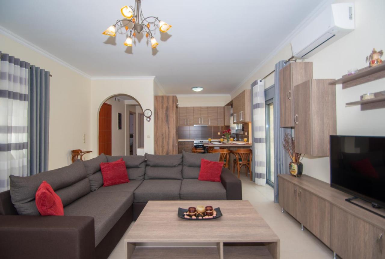 Liri'S Apartments Kalamaki  Ngoại thất bức ảnh