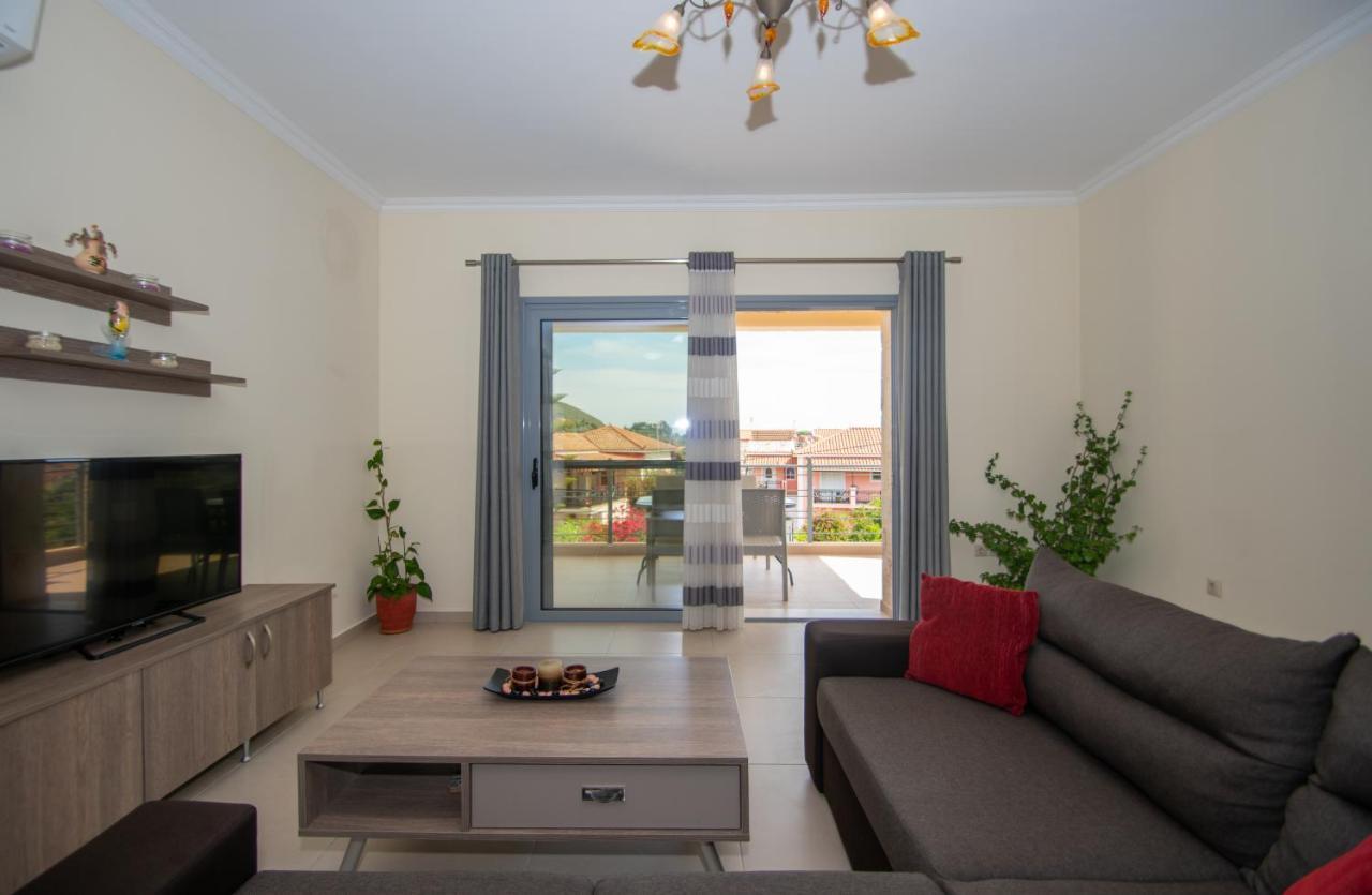 Liri'S Apartments Kalamaki  Ngoại thất bức ảnh